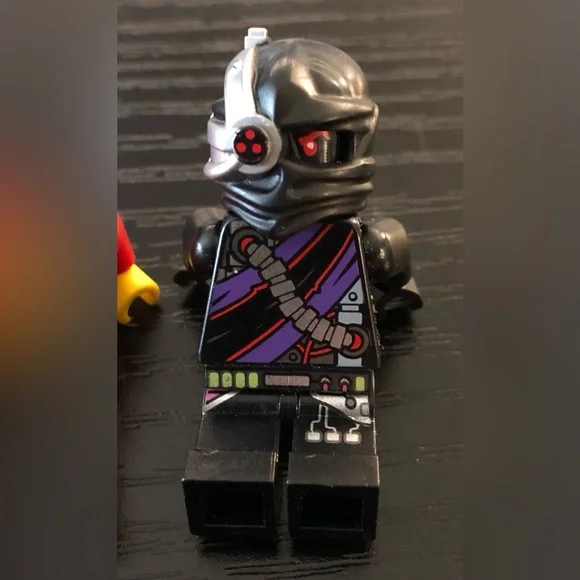 Lego "Ninjago” Minifigures (Mini Figures) Set - Picture 12 of 12